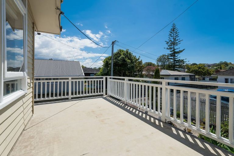 Photo of property in 1/97a Nile Road, Milford, Auckland, 0620