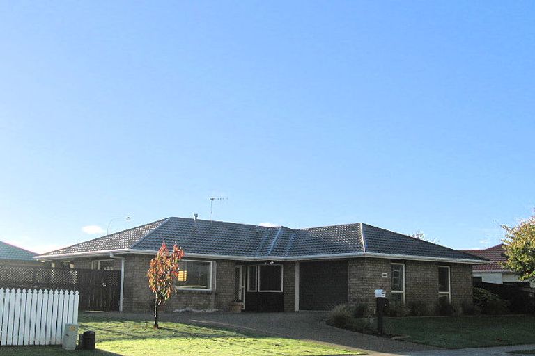 Photo of property in 21 Beachwater Grove, Paraparaumu Beach, Paraparaumu, 5032