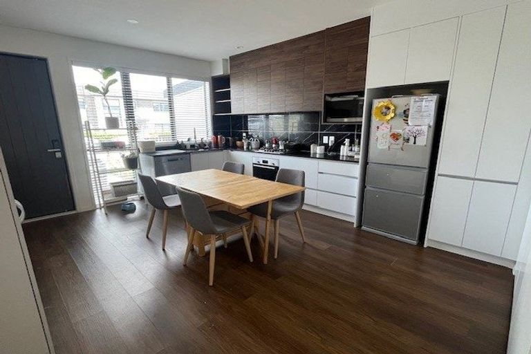Photo of property in 10 Routhmore Street, Flat Bush, Auckland, 2019