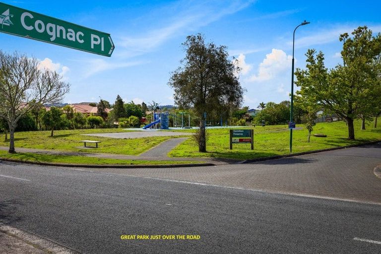 Photo of property in 12 Semillon Avenue, Henderson, Auckland, 0612