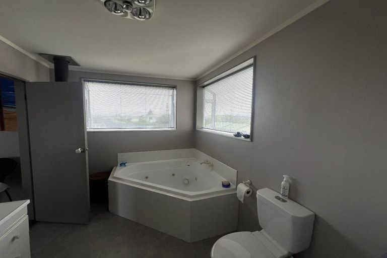 Photo of property in 1 Karaka Street, Otaki Beach, Otaki, 5512