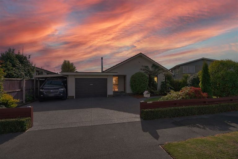 Photo of property in 26 Strathfield Avenue, Dallington, Christchurch, 8061