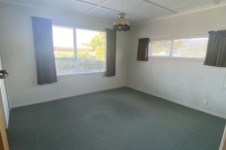 Photo of property in 7 Waimea Street, Westown, New Plymouth, 4310