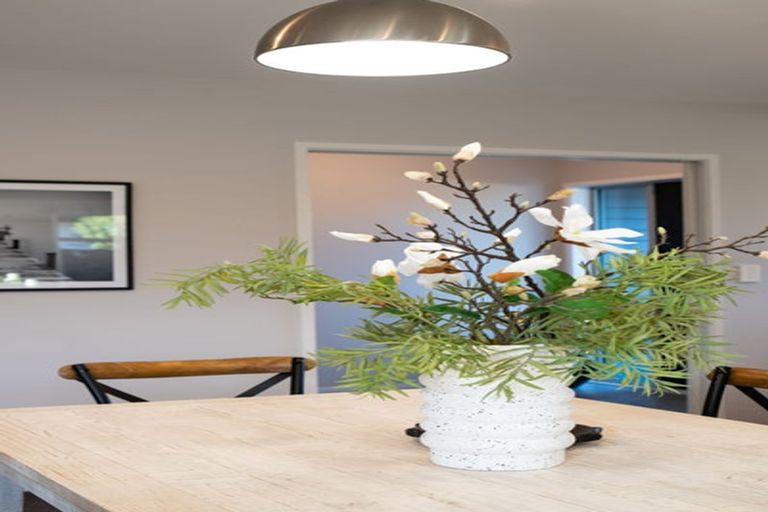 Photo of property in 8 Whincops Road, Halswell, Christchurch, 8025