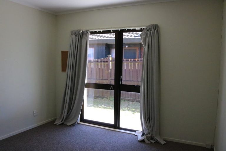 Photo of property in 112 Hutchinsons Road, Bucklands Beach, Auckland, 2014
