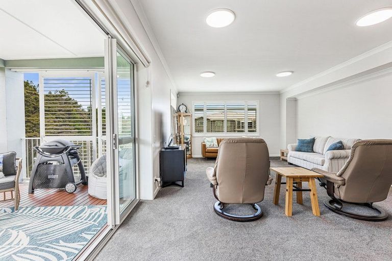 Photo of property in 74 Eaves Bush Parade, Orewa, 0931