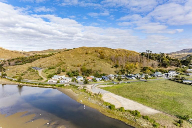 Photo of property in 3428 Pourerere Beach Road, Pourerere, Omakere, 4271