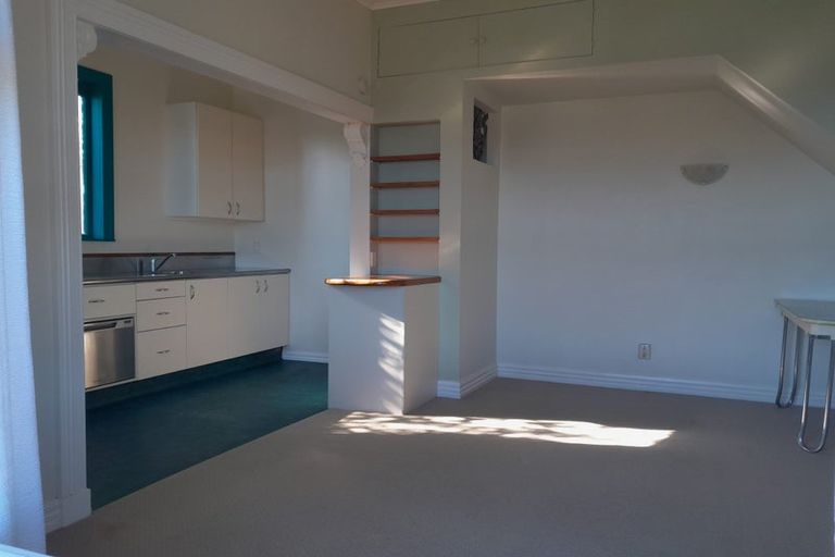 Photo of property in 5 Vogel Street, Mount Victoria, Wellington, 6011
