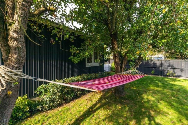 Photo of property in 99 Bryndwr Road, Bryndwr, Christchurch, 8052