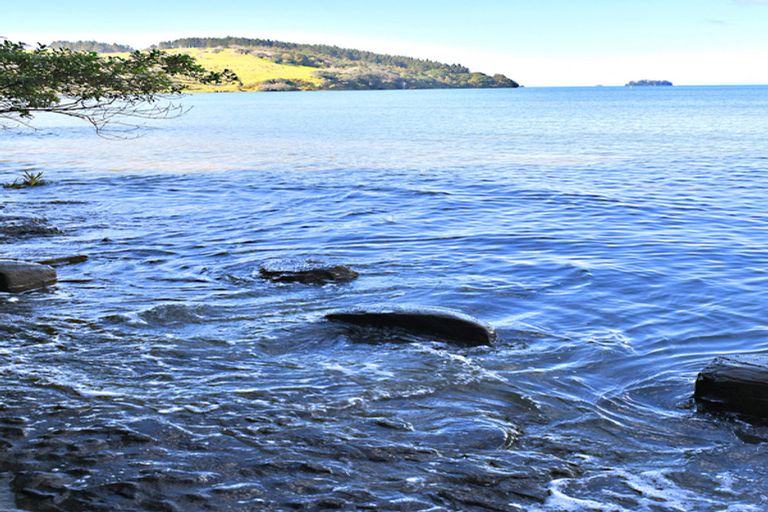 Photo of property in 10 Clinton Road, Tawharanui Peninsula, Matakana, 0986