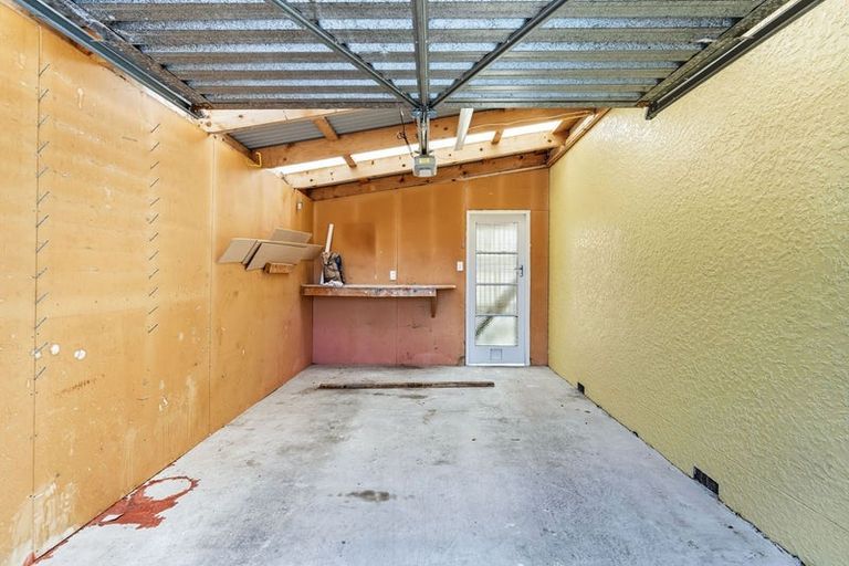 Photo of property in 77 Wesley Street, South Dunedin, Dunedin, 9012