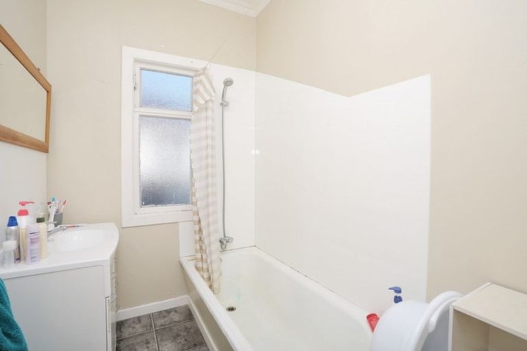 Photo of property in 11 Grange Street, Winton, 9720