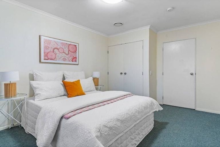 Photo of property in 12 Bokeen Lane, Flat Bush, Auckland, 2019