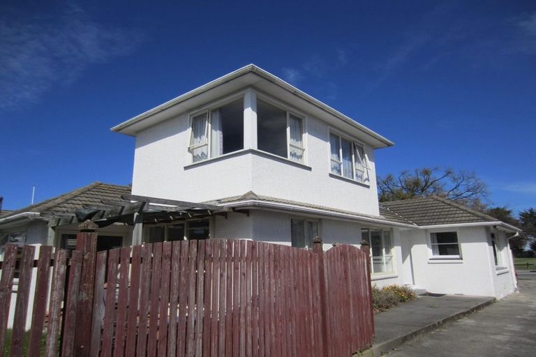 Photo of property in 1/70 Sawyers Arms Road, Northcote, Christchurch, 8052