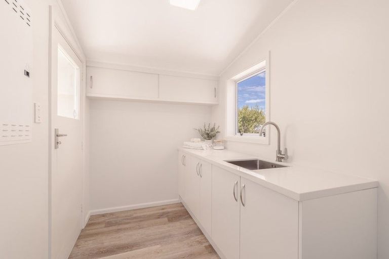 Photo of property in 20 Derrett Place, Saint Martins, Christchurch, 8022