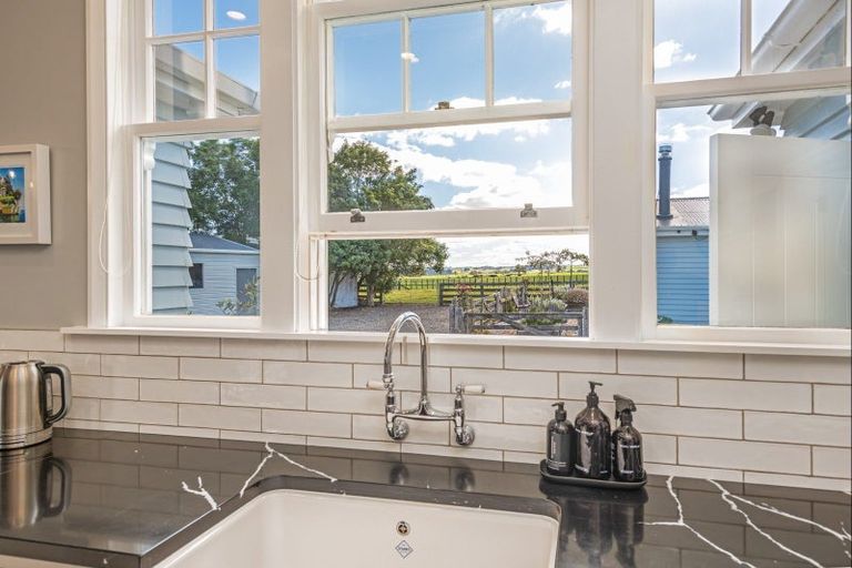 Photo of property in 1807 Kimbolton Road, Kiwitea, Feilding, 4777