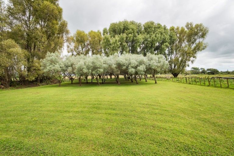 Photo of property in 1633 State Highway 3, Awahuri, Palmerston North, 4476