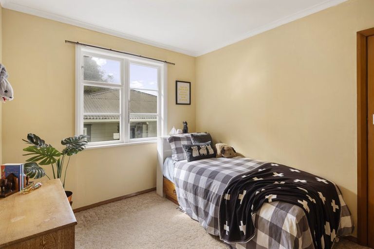 Photo of property in 119 Tauhinu Road, Miramar, Wellington, 6022