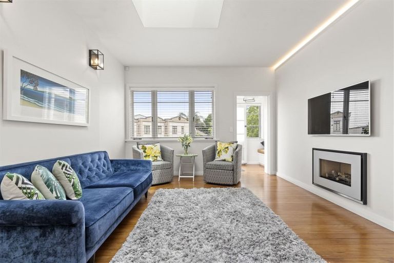 Photo of property in 3/64 Victoria Road, Devonport, Auckland, 0624