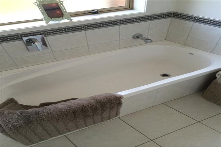 Photo of property in 3 Kellaway Drive, East Tamaki, Auckland, 2013