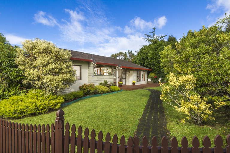 Photo of property in 2/205 Lake Road, Belmont, Auckland, 0622
