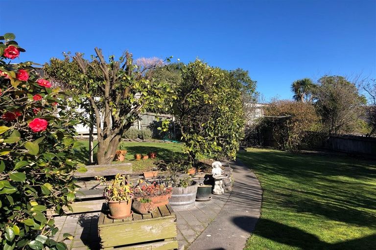 Photo of property in 40 Cannon Hill Crescent, Mount Pleasant, Christchurch, 8081