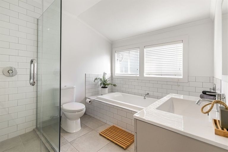 Photo of property in 1/21 Church Street, Devonport, Auckland, 0624