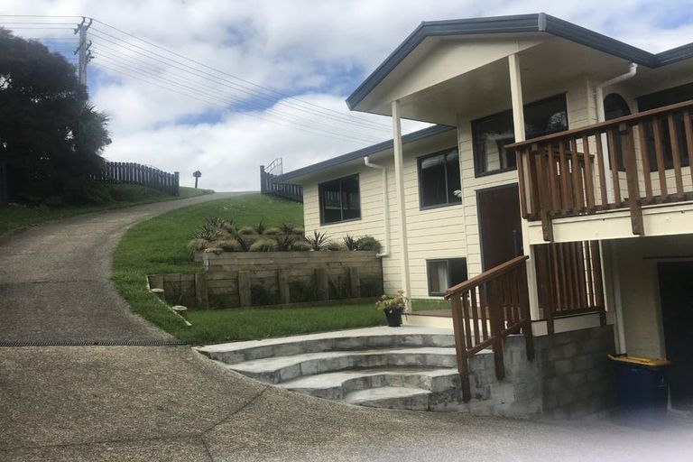 Photo of property in 123 Luckens Road, West Harbour, Auckland, 0618