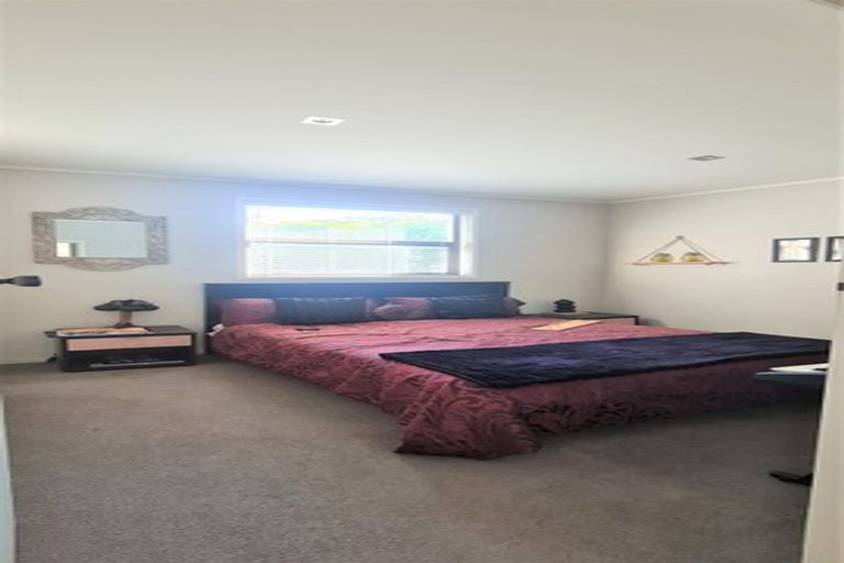 Photo of property in 1/56 Heathcote Road, Castor Bay, Auckland, 0620