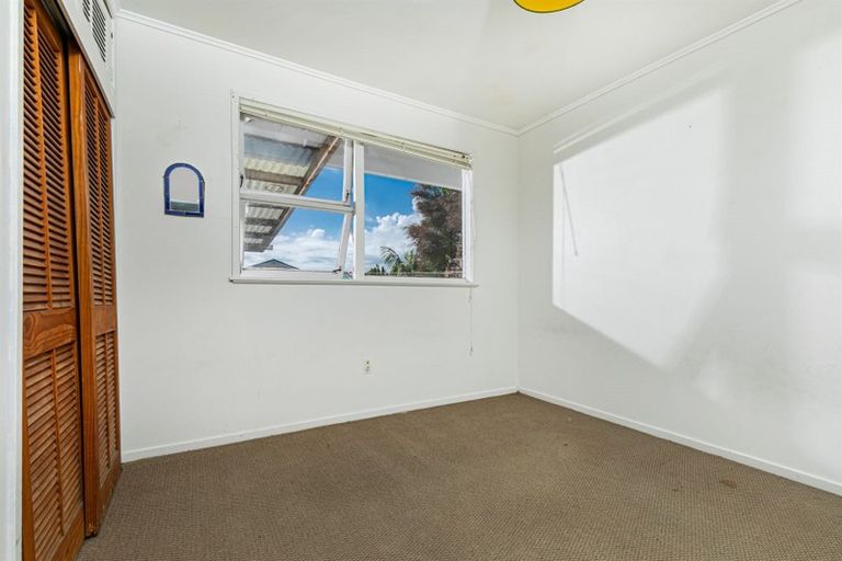 Photo of property in 14 Roick Parade, Glen Eden, Auckland, 0602