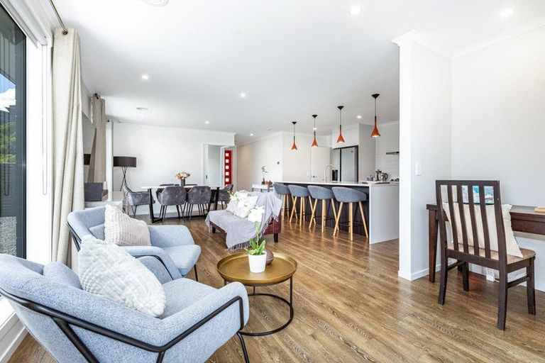 Photo of property in 9 Wairau Lane, Aotea, Porirua, 5024