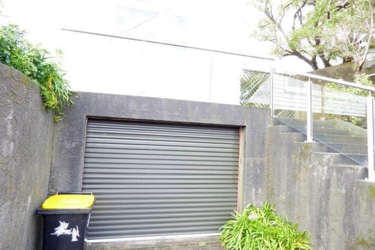 Photo of property in 92 Seatoun Heights Road, Seatoun, Wellington, 6022