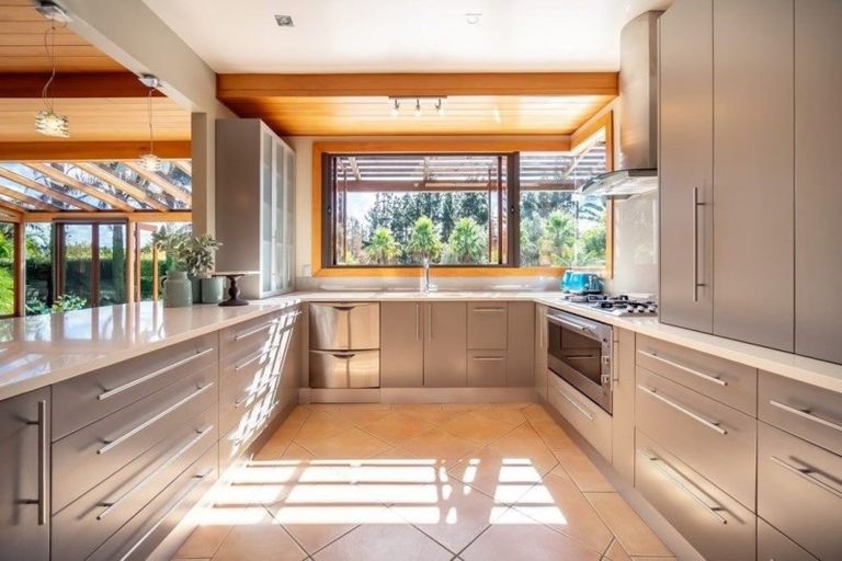 Photo of property in 338 Old North Road, Kumeu, 0892