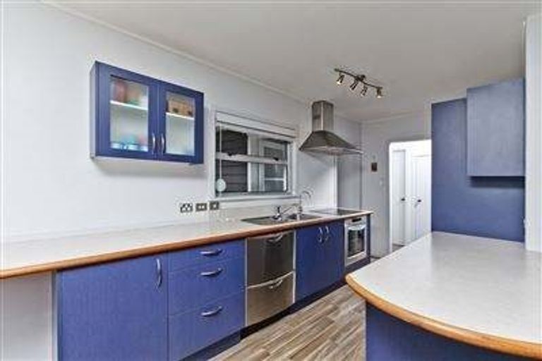Photo of property in 10 Saffron Street, Birkdale, Auckland, 0626