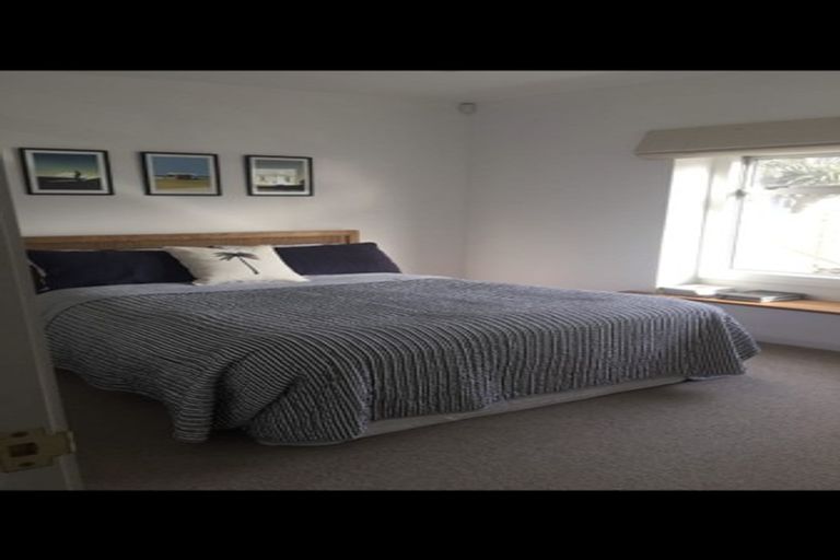 Photo of property in 201 Onepu Road, Lyall Bay, Wellington, 6022