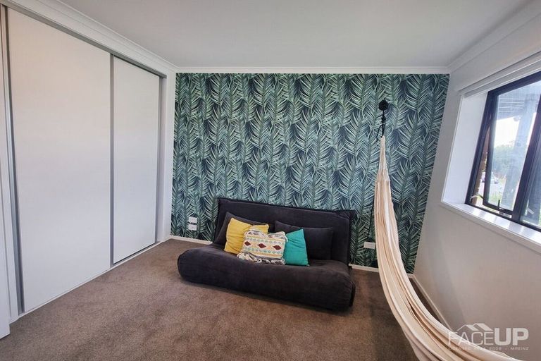 Photo of property in 32/1 Scott Road, Hobsonville, Auckland, 0616