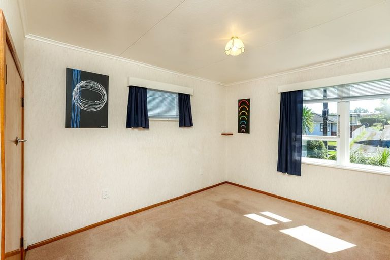 Photo of property in 12 Trafalgar Street, Westown, New Plymouth, 4310