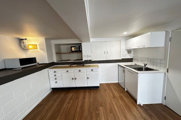 Photo of property in 8 Widmore Drive, Massey, Auckland, 0614