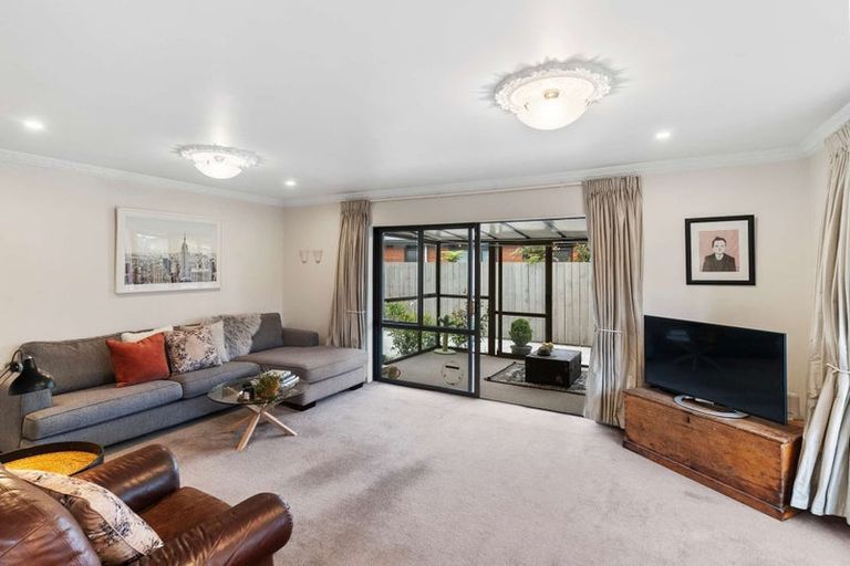 Photo of property in 19a Clipper Place, Redwood, Christchurch, 8051