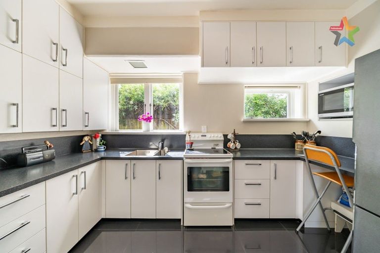 Photo of property in 16 Marina Grove, Hutt Central, Lower Hutt, 5010