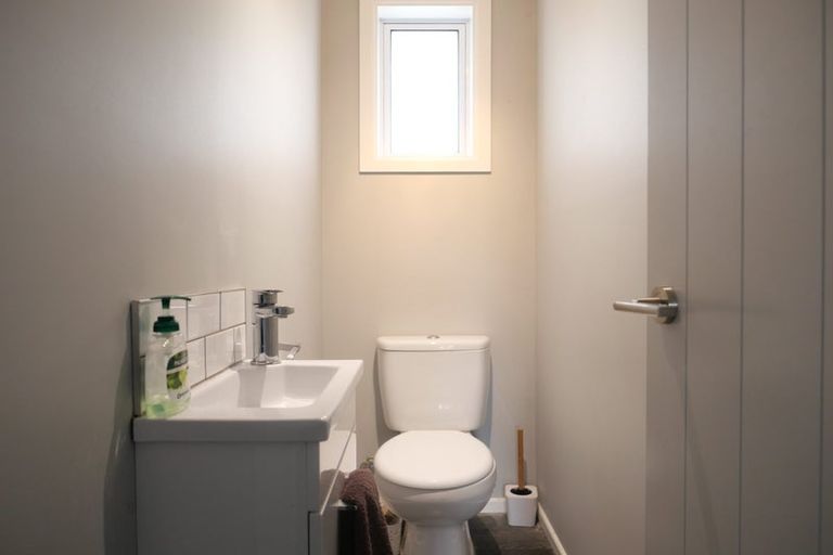 Photo of property in 2 Fincham Road, Raumati Beach, Paraparaumu, 5032