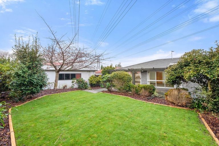 Photo of property in 15 Algie Place, Avonhead, Christchurch, 8042