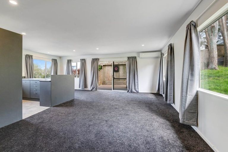 Photo of property in 2/44 Lysander Crescent, Beach Haven, Auckland, 0626