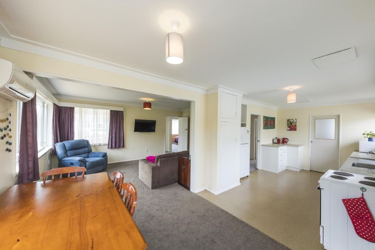 Photo of property in 32 Thomson Street, West End, Palmerston North, 4412