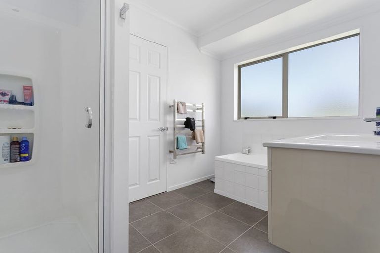 Photo of property in 2 Walnut Grove, Whakatane, 3120