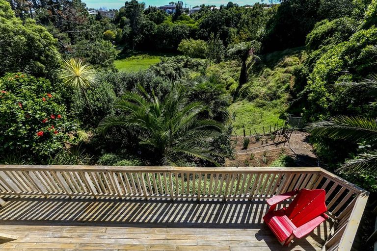 Photo of property in 22 Truby King Street, Merrilands, New Plymouth, 4312