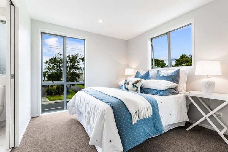 Photo of property in 1/51 Wharf Road, Te Atatu Peninsula, Auckland, 0610