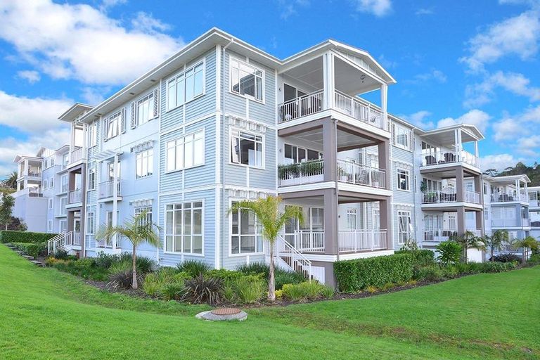 Photo of property in 68 Panorama Heights, Orewa, 0931