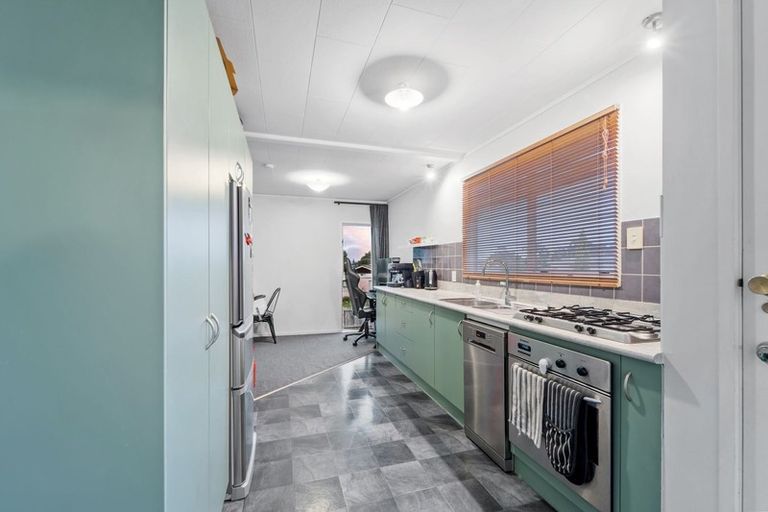 Photo of property in 10 Pipitea Place, Massey, Auckland, 0614