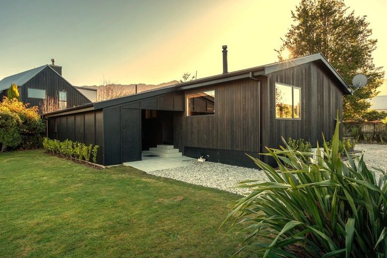 Photo of property in 65 Oregon Drive, Kelvin Heights, Queenstown, 9300